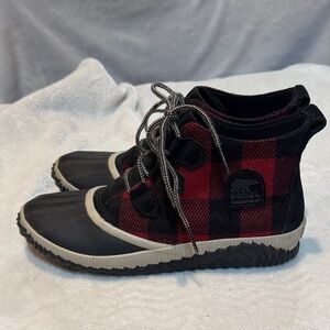 Sorel Women’s Plaid Black and Red Boots